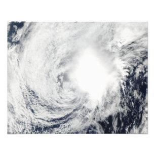 Foto Tempestade tropical Nida ao sudeste de Kadena