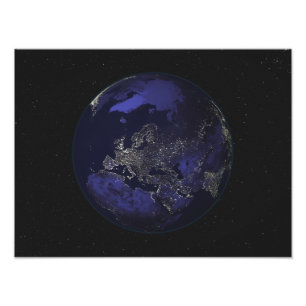 Foto Terra completa na noite que mostra as luzes 3 da