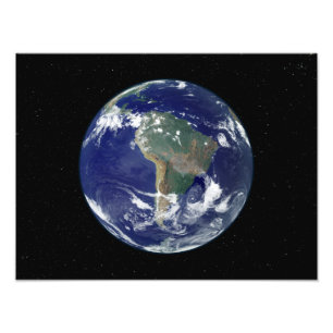 Foto Terra inteiramente iluminada centrada em Ámérica