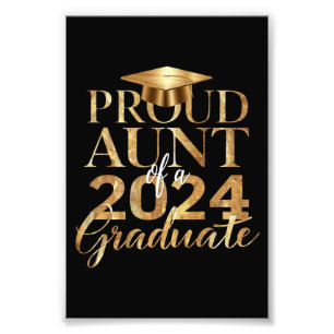 Foto Tia Orgulhosa da Turma de 2024 Graduada