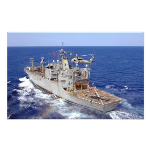 Foto Um helicóptero limpa a cabina de pilotagem