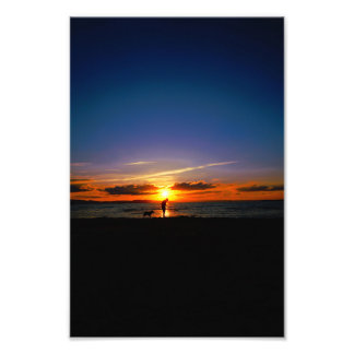 Foto um homem e seu cachorro