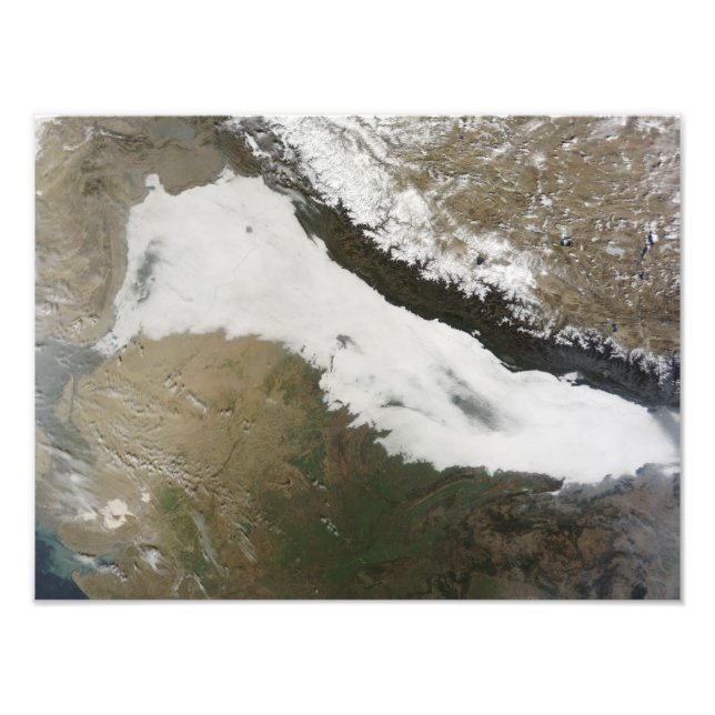 Foto Um largo banco de nuvens baixas (Frente)