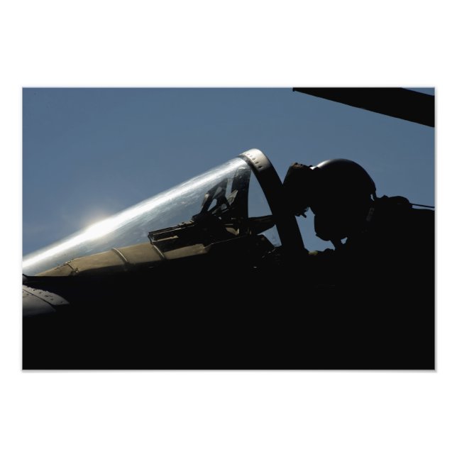 Foto Um piloto se prepara para descolagem (Frente)