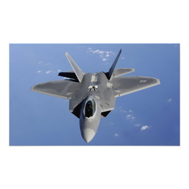 Foto Um Raptor F-22 se move para a posição para receber (Frente)
