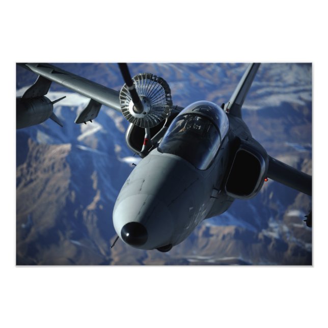 Foto Uma AMX italiana é refutada por um concurso KC-10A (Frente)