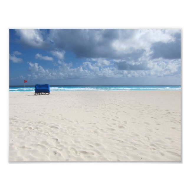 Foto Uma Cadeira de Praia Aguarda (Frente)