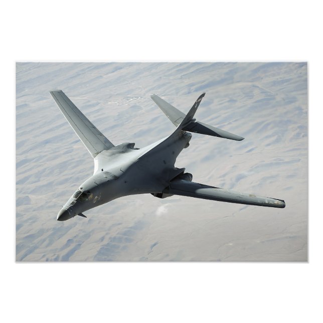 Foto Uma Força Aérea dos EUA B-1B Lancer numa patrulha  (Frente)