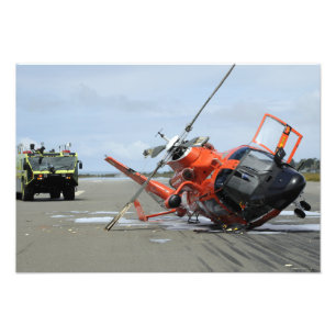 Foto Uma queda dum helicóptero do golfinho da guarda