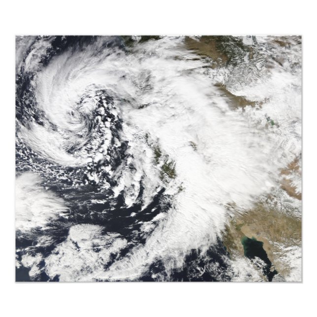 Foto Uma série de fortes tempestades com ventos fortes  (Frente)