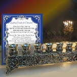 Foto Vela Leve Bênção Hanukkah Hebraico Azul<br><div class="desc">Guarde uma carta com as Bênçãos por acender as velas Chanukah nas proximidades. É uma bela adição à sua decoração de mesa Chanukah. Você pode adicioná-lo a um quadro fotográfico de um marcador transparente de sinal de mesa.</div>