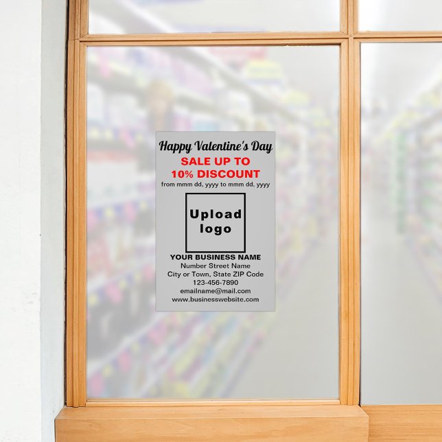 Foto Venda de Namorados comercial no papel fotográfico  (Business Valentine sale on gray photo paper on store window. Signage to attract more customers.)