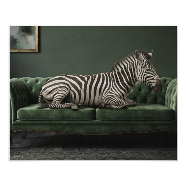 Foto Zebra Elegante em Sofá de Veludo Verde (Frente)