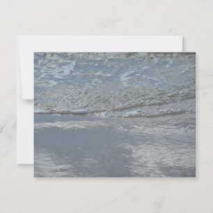 Fotografia Abstrata de Água Ondulando na Praia