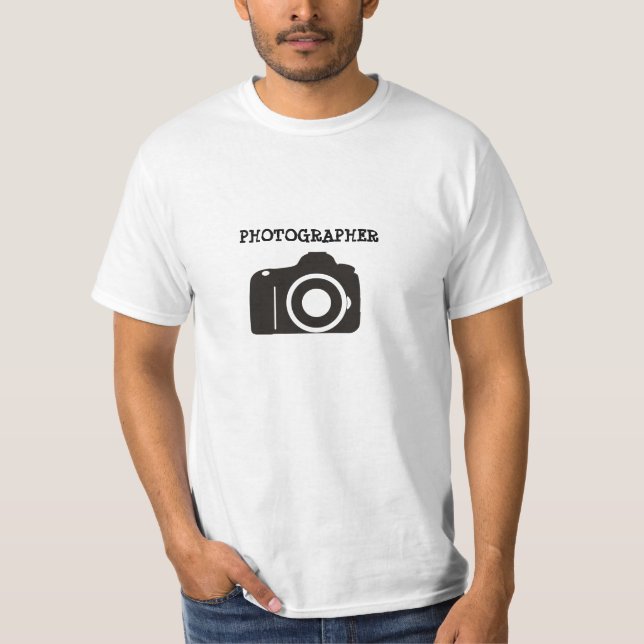 Fotógrafo com o t-shirt do valor da câmera (Frente)