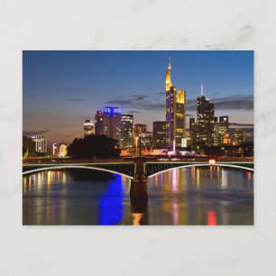 Frankfurt - paisagem urbana no cartão postal notur