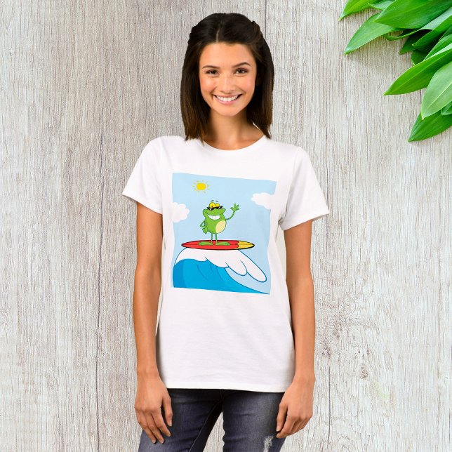 Frog Surfing On A Wave T-Shirt (Criador carregado)