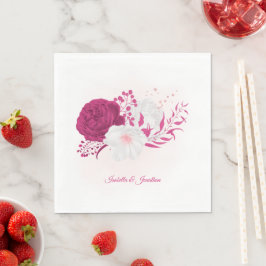 fuchsia e guardanapos florais brancos