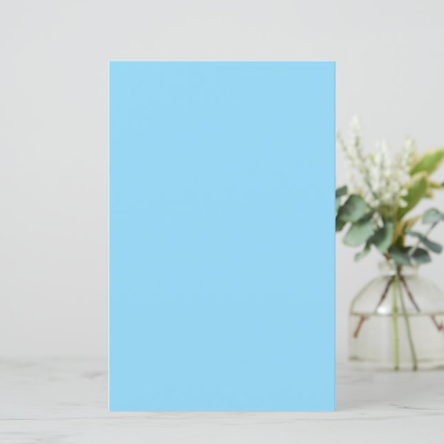 Fundo azul claro sólido uniformemente colorido (Em pé/Frente)