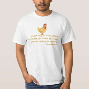 Galinha atravessando a camiseta da estrada.