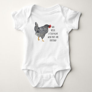 Galinha de Pedra Vermelha com T-Shirt Engraçado