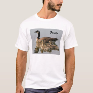 Ganso de Canadá e t-shirt dos seus homens da foto