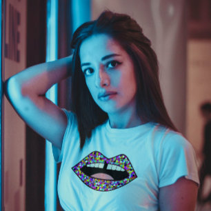 GAP TOOTH GIRL MOUTH T-SHIRTS