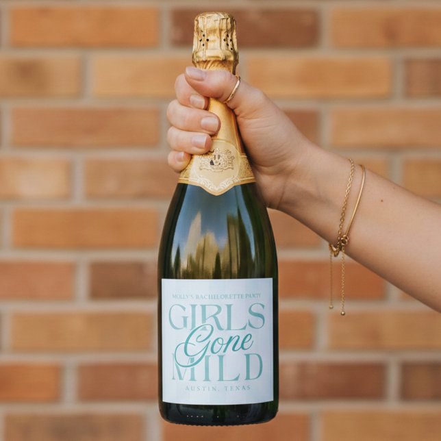 Garotas Comportadas Solteirão Azul (Girls Gone Mild Blue Bachelorette Sparkling Wine Label)