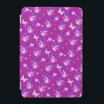 Garotas roxas borboletas cor-de-rosa capa de ipad<br><div class="desc">Perfeito para proteger a tela do ipad. Este original roxo brilhante e borboletas cor-de-rosa e uma caixa gráfica de coração é desenhada por Sarah Trett.</div>