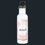 Garrafa Agite de Blush Rosa com Elegante de Fita Dourada<br><div class="desc">Garrafa de água com uma design elegante e elegante. Cores de água rosadas cor-de-rosa com um aspecto sutil de agata de mármore e fita de ouro com brilho dourado colado no meio. Personalize com um nome dentro um círculo branco.</div>