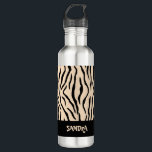 Garrafa Água de impressão animal personalizada<br><div class="desc">Na moda,  garrafa de água de exercício preto e bege,  personalizada com o seu nome.</div>