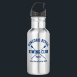 Garrafa Ano personalizado do nome da equipe dos remos do<br><div class="desc">Design personalizado da equipe do enfileiramento do grupo que caracteriza remos cruzados e seu texto feito sob encomenda. Adicione seu nome do clube, o ano e a linha extra do texto feito sob encomenda (o nome do treinador, o nome do rower, o evento, etc.) em alguns artigos que você pode...</div>
