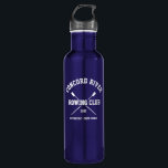 Garrafa Ano personalizado do nome da equipe dos remos do<br><div class="desc">Design personalizado da equipe do enfileiramento do grupo que caracteriza remos cruzados e seu texto feito sob encomenda. Adicione seu nome do clube, o ano e a linha extra do texto feito sob encomenda (o nome do treinador, o nome do rower, o evento, etc.) em alguns artigos que você pode...</div>