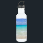 Garrafa Azure Blue Caribe Praia Tropical<br><div class="desc">Uma praia branca arenosa com ondas suaves e uma vívida visão oceânica de águas turquesas cristalinas. O céu azul brilhante e as nuvens fluffy suaves ignoram este sonho de férias de caribe tropical. Tranquilo e isolado,  o lugar perfeito para relaxar e se desfazer.</div>