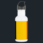 Garrafa Belga Bandeira Liberty Bottle<br><div class="desc">Adicione um toque único do orgulho belga à sua rotina de hidratação com a nossa garrafa exclusiva de Liberdade que inclui a bandeira da Bélgica! Criada com precisão e cuidado, esta garrafa de Liberdade é mais do que um mero item prático; é uma celebração da cultura vibrante e rica herança...</div>