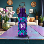 Garrafa Bonito Roxo e Azul Teal Personalizado<br><div class="desc">Bonito padrão elegante de flores roxas,  azuis,  lacas,  tartarugas e verdes e garrafa de água personalizada folhagem.</div>