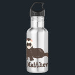 Garrafa Brown Ferret Personalizado<br><div class="desc">Onde quer que você vá,  lembre-se do seu furão de estimação com esta garrafa de água fofinha apresentando uma ilustração simples de um furão marrom com uma face branca e seu próprio nome ou texto personalizado em marrom correspondente. Faz um presente excelente para os donos de furões.</div>
