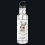 Garrafa Bunny Rabbit Watercolor Nome verde Beba<br><div class="desc">Coelhinho de aquarelas bonitinho em uma coroa verde.  Que fofo.  Personalize com seu nome. Divirta-se com esta garrafa de água onde quer que vá.</div>