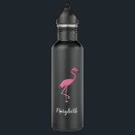Garrafa Casamento Pink Flamingo Personalizado de Bridesmai<br><div class="desc">Personalize esta garrafa d'água preta mate com a minha ilustração flamingo rosa. Dê-o como presente ou guarde-o para si mesmo,  traga-o na sua viagem tropical. Um souvenir excelente para madrinhas,  convidados para seus casamentos de destino.</div>