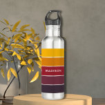 Garrafa Colorir Nome Personalizado do Colorblock<br><div class="desc">Este design colorido e moderno apresenta um padrão de blocos de cores em berinjela,  vermelho,  laranja e amarelo com seu nome personalizado</div>
