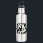 Garrafa Correio Trabalhador de Correio de Reforma Engraçad<br><div class="desc">Engraçado presente de aposentadoria do trabalhador de entrega de e-mails que diz "Trabalhador Postal Reformado. Você não é mais minha prioridade". Faz um presente de despedida de excelente para um colega de trabalho que está se aposentando de seu trabalho de escritório poste ou de entrega este ano.</div>