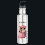 Garrafa Coruja rosa-branca numa taça<br><div class="desc">Uma garrafa de água com uma imagem adorável de uma coruja sentada numa caneca de café. Corações pairando e um rosa solteiro colocado no fundo da xícara.</div>