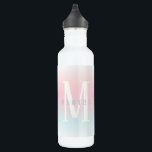 Garrafa de água com nome pastel personalizado<br><div class="desc">Garrafa de água com nome pastel personalizado. Com espaço para seu nome e inicial. A maneira fácil de olhar legal,  destacando-se da multidão.</div>