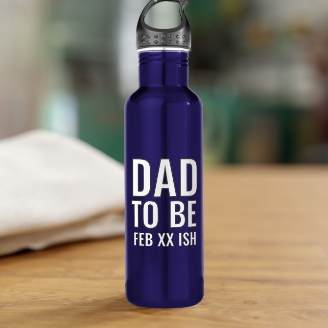 Garrafa de Água Personalizada para Futuro Pai com  (A fun gift for the Dad to be on his First Father's Day. Just add your due date.)