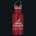 Garrafa Destino personalizado engraçado para a viagem de f<br><div class="desc">A viagem de fim de semana de uma garota tem um destino especial, uma garrafa de água de aço inoxidável. Vermelho ou outra cor. Ideia personalizada de presente para amigos e família. Adicione sua própria localização, data e citação engraçada. Mais barato que terapia. Também excelente para férias de noiva e...</div>