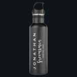 Garrafa Do favor feito sob encomenda do casamento do<br><div class="desc">Seu padrinho de casamento amará este obrigado feito sob encomenda do casamento você presente/favor com uma pia batismal moderna do roteiro. Adicione seu nome ou o monograma e uma outra linha de texto (data, lugar wedding, etc.) mudam facilmente a cor do fundo para combinar suas cores do casamento - apenas...</div>
