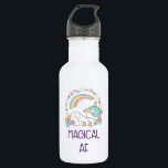 Garrafa Engraçado Unicorn Magical AF com Decoração Girly<br><div class="desc">Uma garrafa de água com uma design engraçada e fofa. Um milho branco com mana e cauda de cor pastel e 3 estrelas pequenas nas costas dela. Um arco-íris colorido. Cercado por uma coroa circular composta por nuvens, corações e flores para um talho feminino adicional. O texto diz Magical AF....</div>