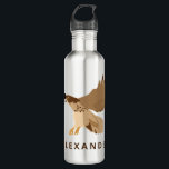 Garrafa Falcão Vermelho-Atado em vôo personalizado<br><div class="desc">Esta garrafa de água personalizada caracteriza uma ilustração de um falcão vermelho-atado e de sua própria mensagem conhecida ou curta no marrom escuro. Encontre presentes e produtos temáticos de coordenação dos falcões na coleção do falcão e do melro do design do asterisco.</div>