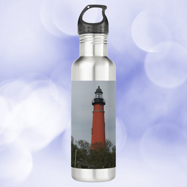 Garrafa Farol de entrada Ponce acima da foto das árvores (A water bottle with a photograph of Ponce Inlet lighthouse.)
