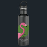 Garrafa Favor de casamento do Destino Pink-Rosa Personaliz<br><div class="desc">Destino de Flamingo Cor-de-Rosa Personalizado Destino de Casamento Favor Garrafa de Água de Aço Inoxidável: Enche a Sede em Estilo Tropical Comemore seu casamento de destino com nossa Garrafa de Água Flamingo Rosa Personalizada, mostrando um delicioso flamingo rosa e uma ilustração da folha monstera tropical. Esta garrafa de água de...</div>